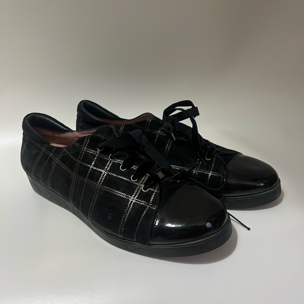 BeautiFeel Black Plaid Sneakers